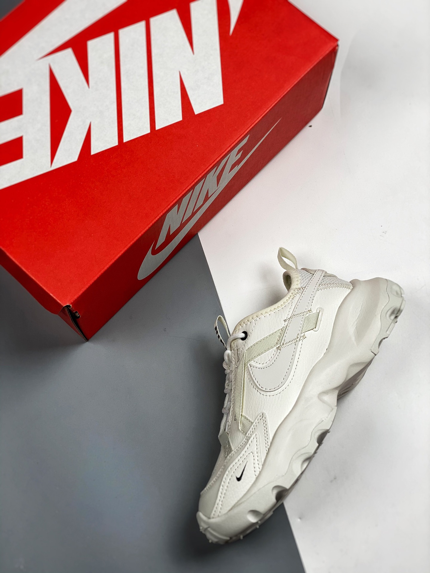 Nike TC 7900 Sail/Black For Sale