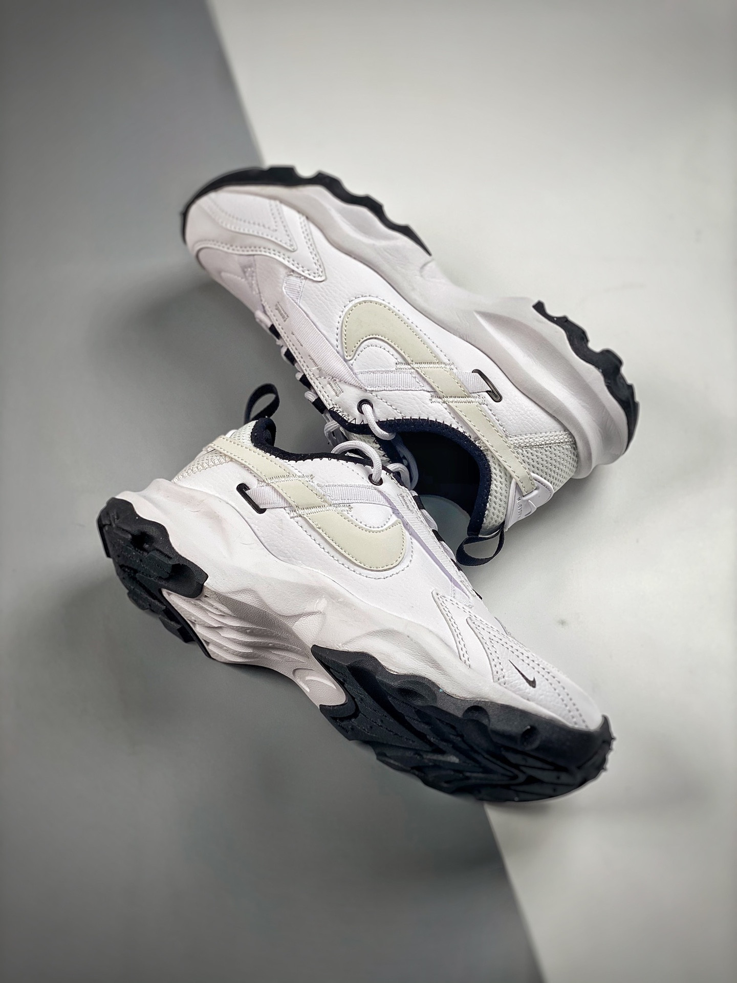 Nike TC 7900 White Black For Sale