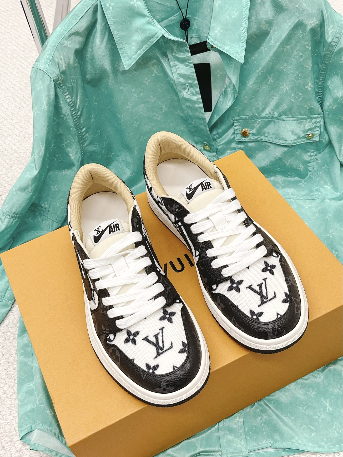 Nike x Louis Vuitton Women’s Shoes Black For Women LV