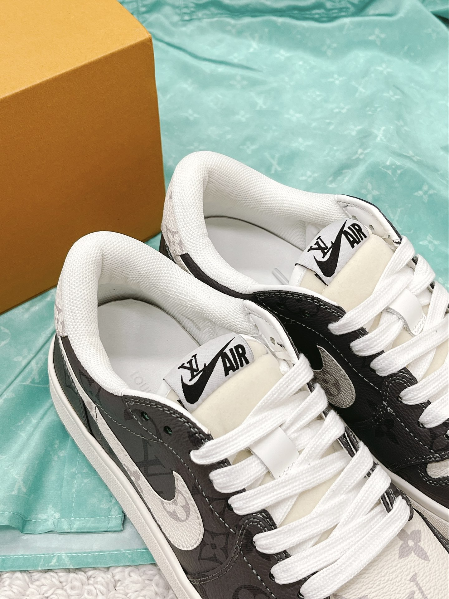 Nike x Louis Vuitton Women’s Shoes Gray For Women LV