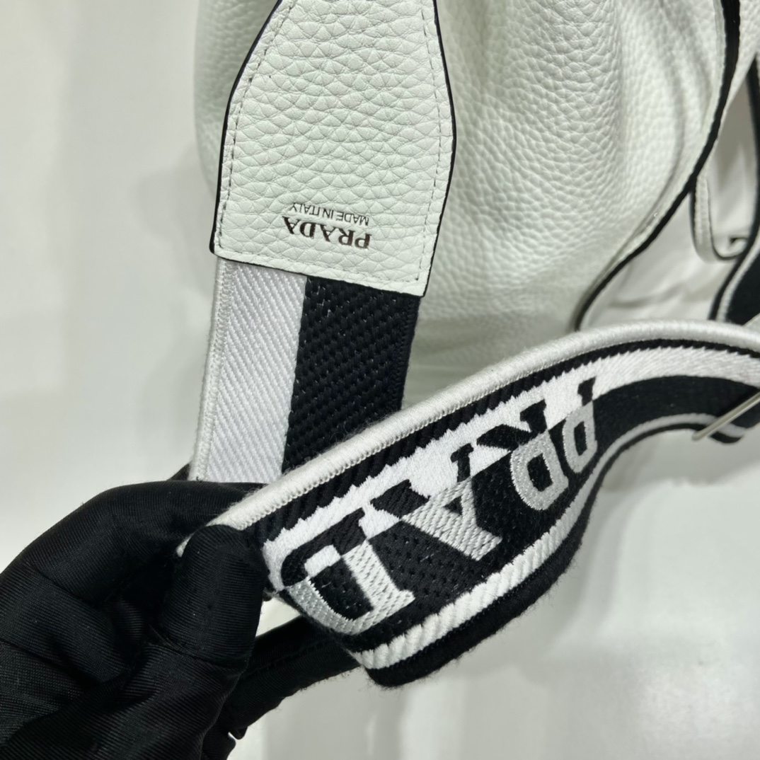 Prada Bucket Bag White For Women, Women’s Bags 9.8in/25cm 1BE060_2DKV_F0009_V_3OO
