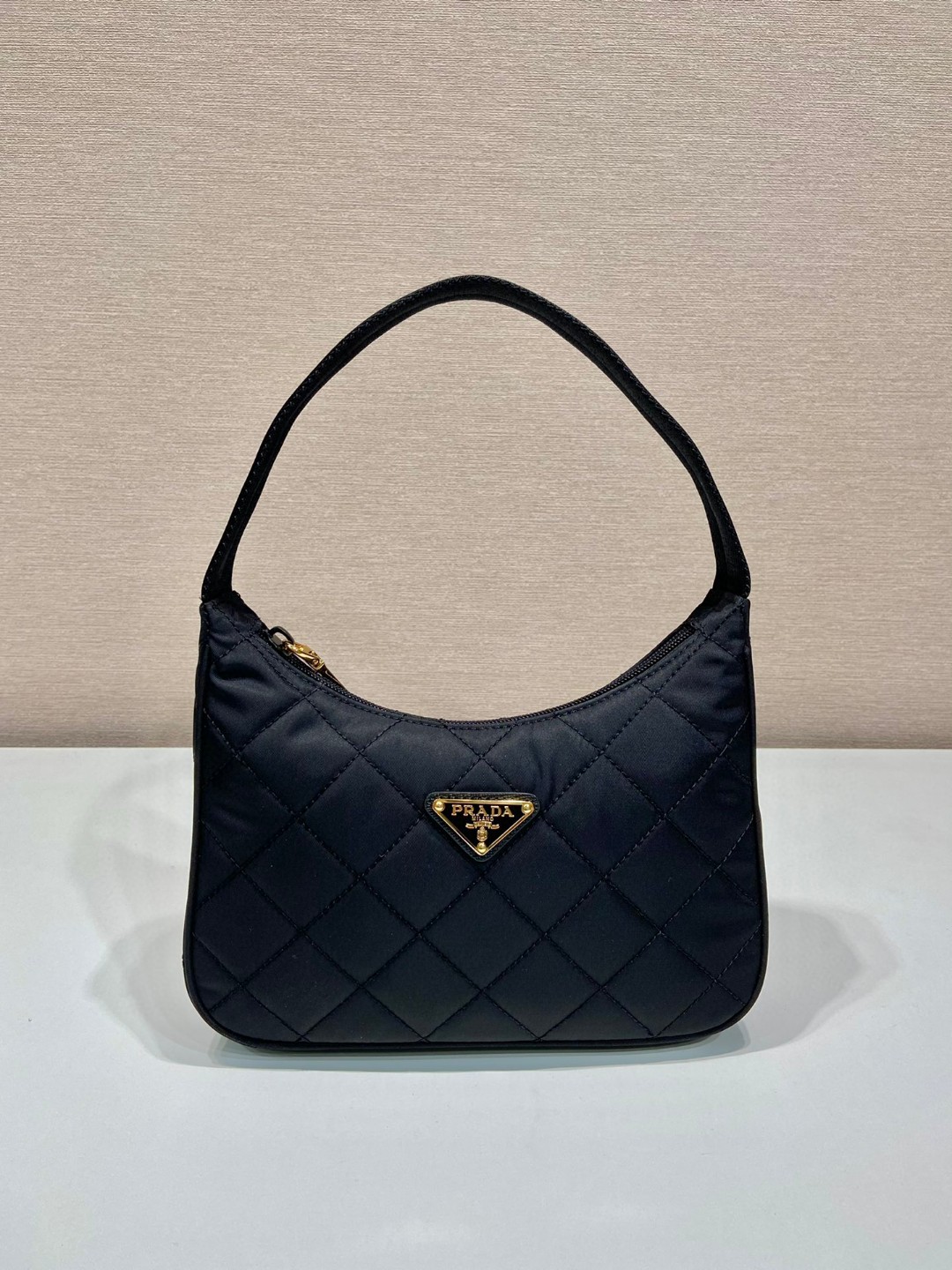 Prada Contenitore Maniglia Tessutu Quilted Shoulder Bag Black For Women 9.1 in / 23 cm