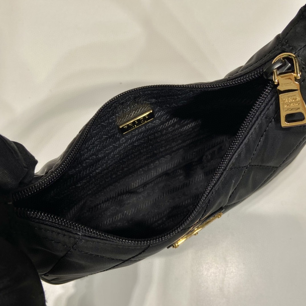 Prada Contenitore Maniglia Tessutu Quilted Shoulder Bag Black For Women 9.1 in / 23 cm