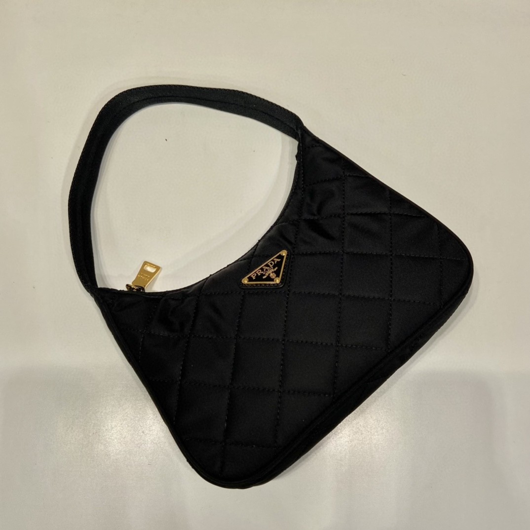 Prada Contenitore Maniglia Tessutu Quilted Shoulder Bag Black For Women 9.1 in / 23 cm
