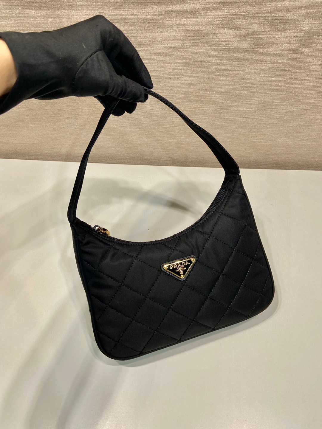 Prada Contenitore Maniglia Tessutu Quilted Shoulder Bag Black For Women 9.1 in / 23 cm