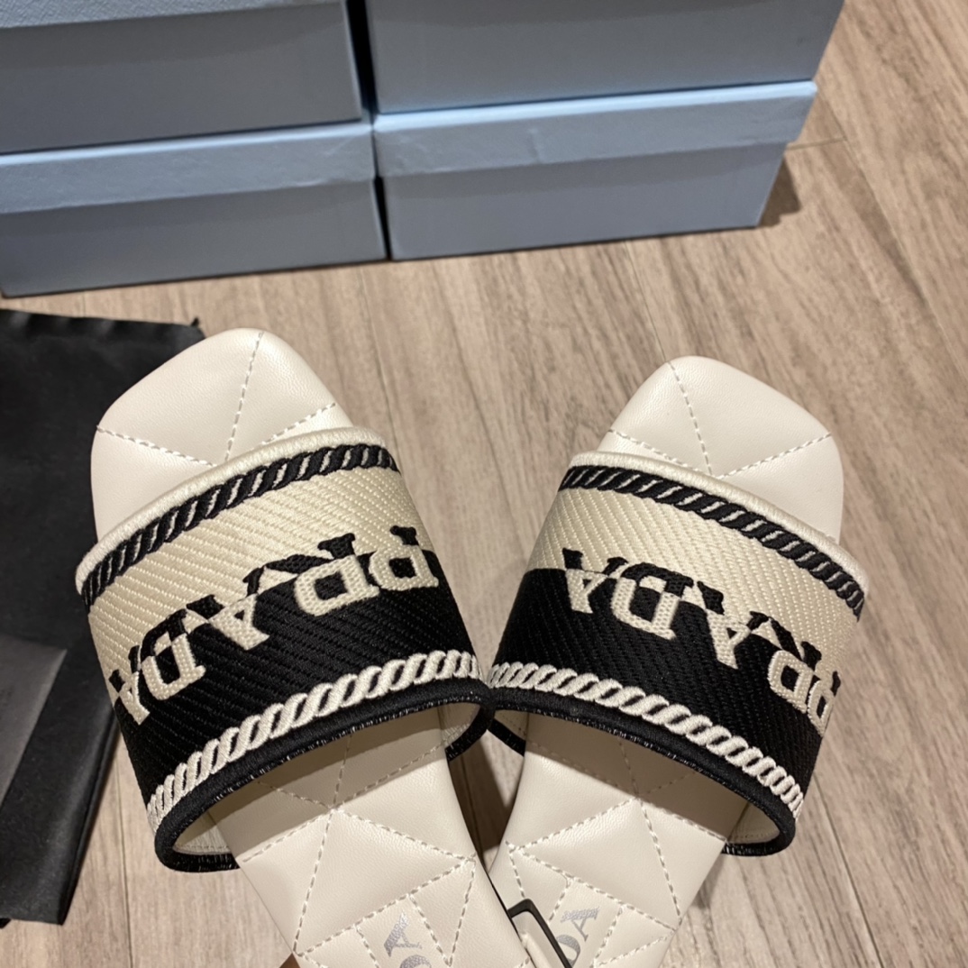Prada Embroidered Fabric Slides Black/Beige For Women 0.4in/10mm PRD