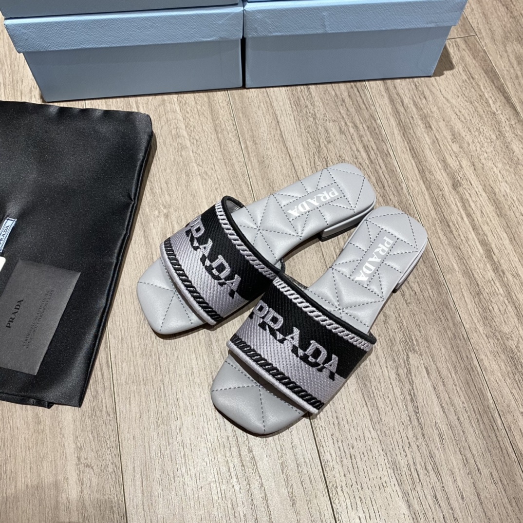 Prada Embroidered Fabric Slides Black/Grey For Women 0.4in/10mm PRD 1XX612_3LKB_F0EHZ_F_B010