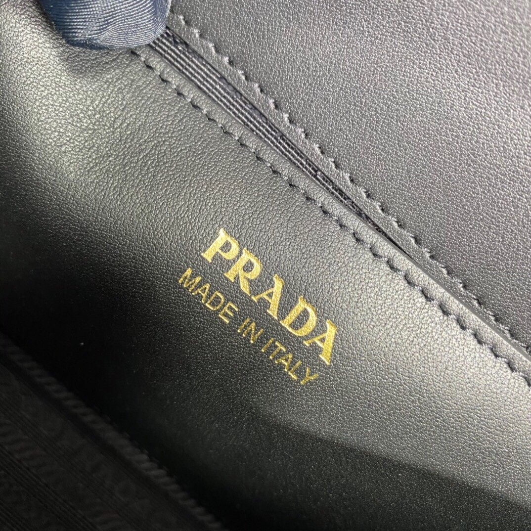 Prada Monochrome Saffiano Bag Black For Women, Women’s Bags 8.2in/21cm 1BD317_2ERX_F0002_V_3O3