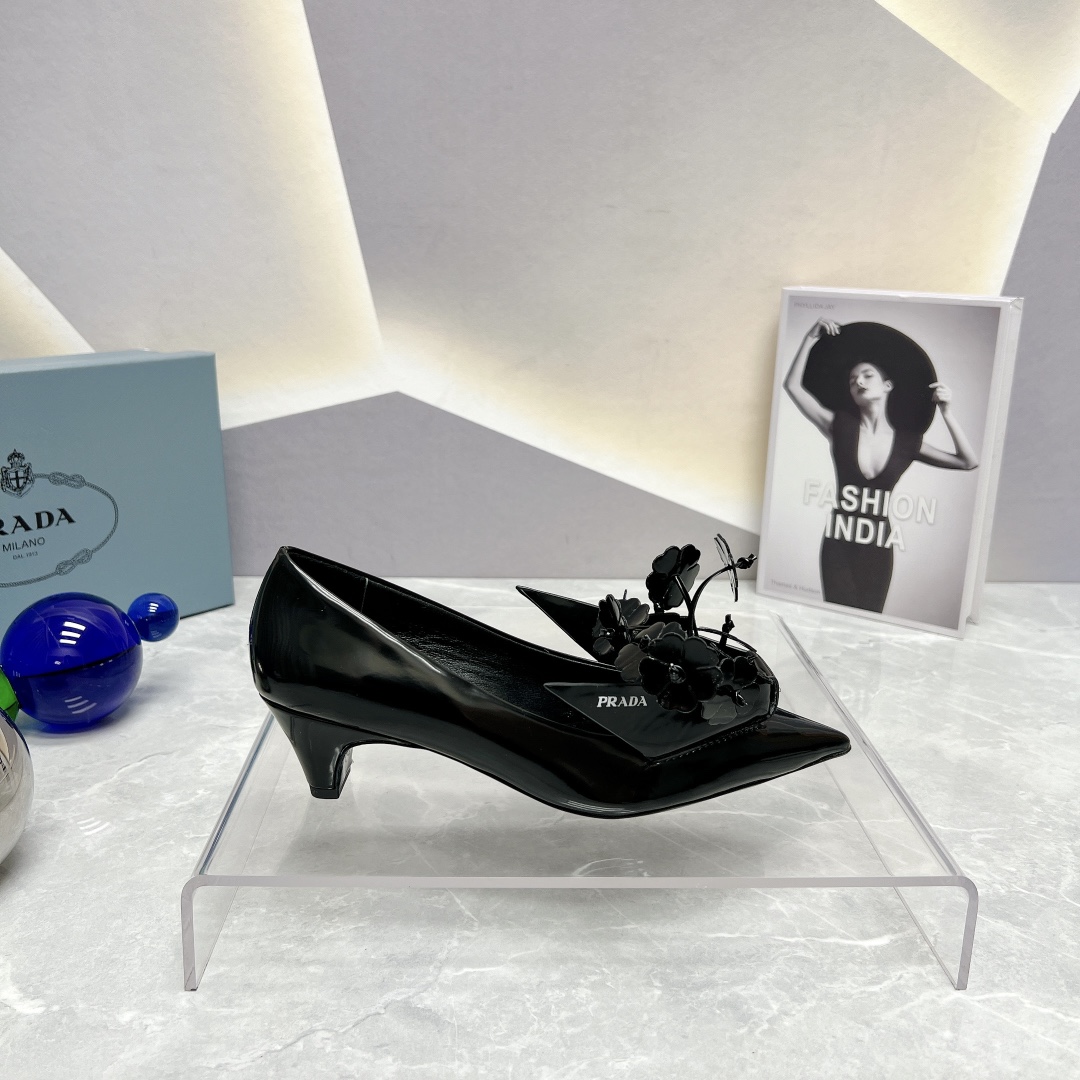 Prada Patent Pumps Black For Women