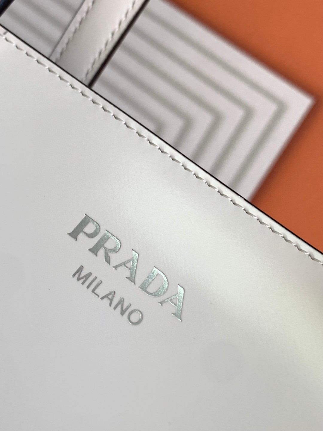 Prada Re-Edition 1995 Brushed Medium Handbag White/Black/Red For Women 11.8 in / 30 cm 1BA350_ZO6_F0PG7_V_OOO