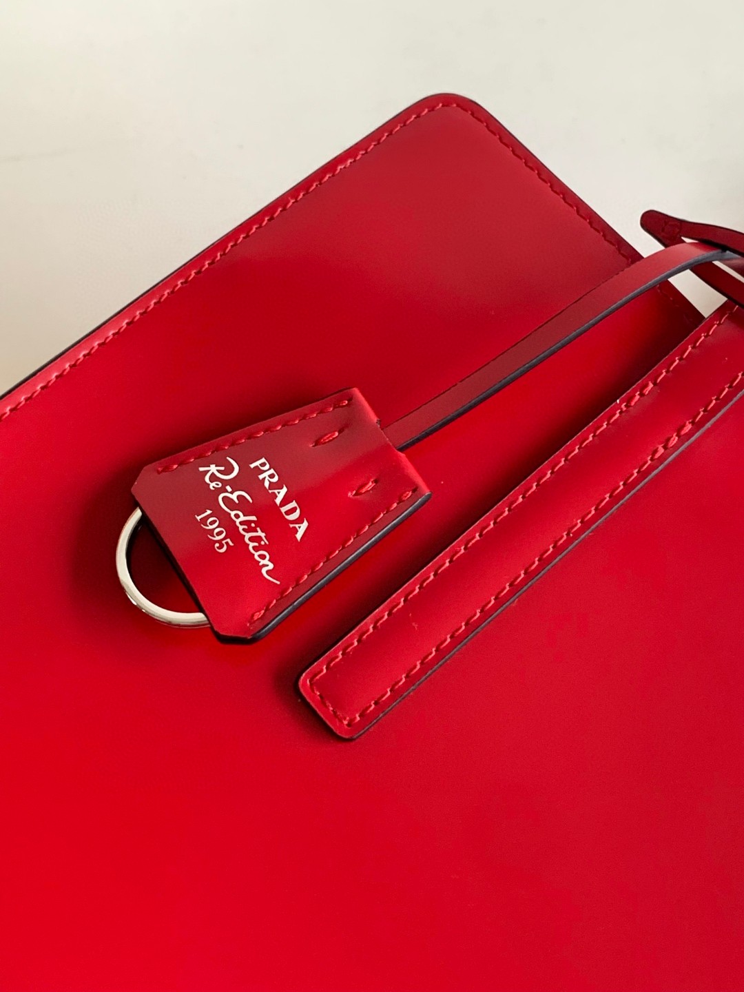 Prada Re-Edition 1995 Brushed Medium Handbag White/Black/Red For Women 11.8 in / 30 cm 1BA350_ZO6_F0PG7_V_OOO