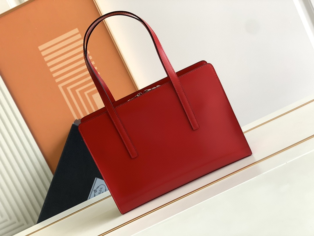 Prada Re-Edition 1995 Brushed Medium Handbag White/Black/Red For Women 11.8 in / 30 cm 1BA350_ZO6_F0PG7_V_OOO
