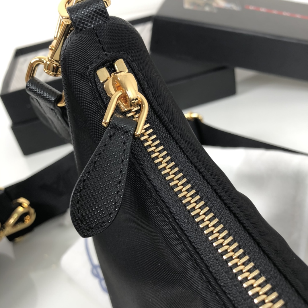 Prada Re-Edition 2005 Saffiano Bag Black For Women, Women’s Bags 8.6in/22cm 1BH204_NZV_F0632_V_V2M