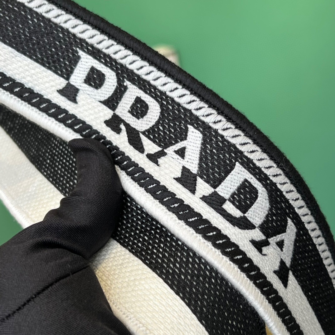 Prada Small Shoulder Bag In Black For Women 9in/ 23cm 1BD314_2DKV_F0002_V_3OO