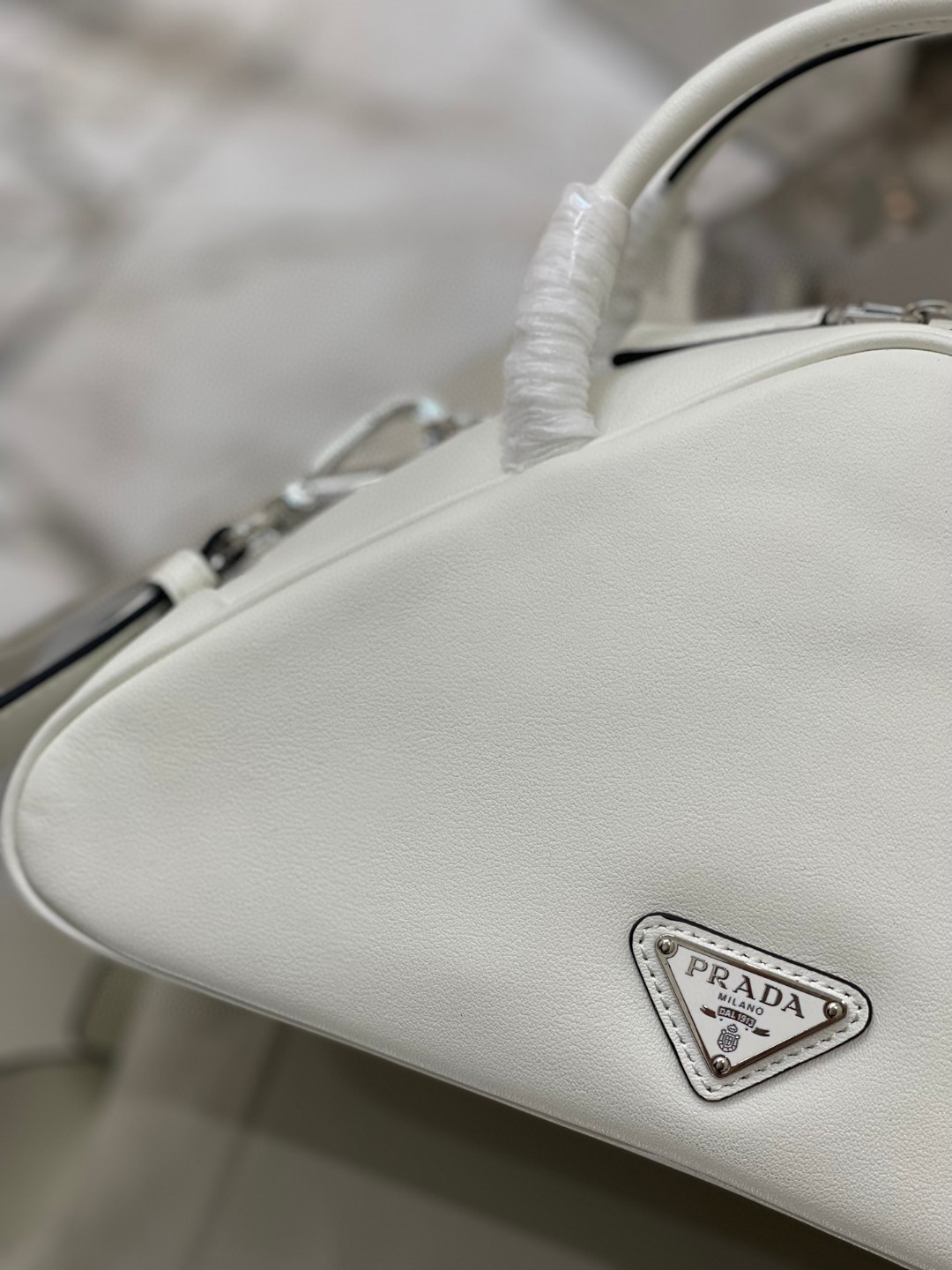 Prada Triangle Bag White/Black For Women 9.8 in / 25 cm 1BB082_2BYA_F0009_V_NEO