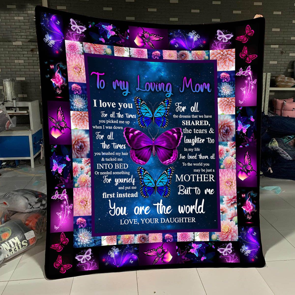 To My Loving Mom you are the world - Fleece Blanket