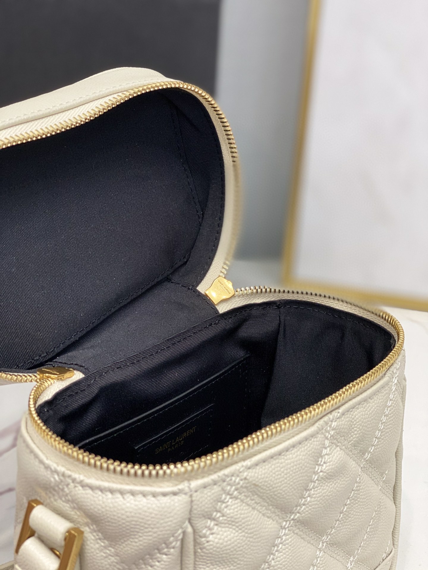 Saint Laurent 80’s Vanity Bag In Carré-Quilted Grain De Poudre White For Women 6.4in/16.5cm YSL 649779DME279207