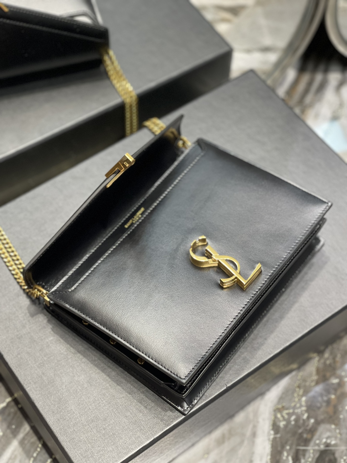 Saint Laurent Cassandra Medium Chain Bag Black In Grain De Poudre Embossed For Women 8.6in/22cm YSL 5327500SXSW1000