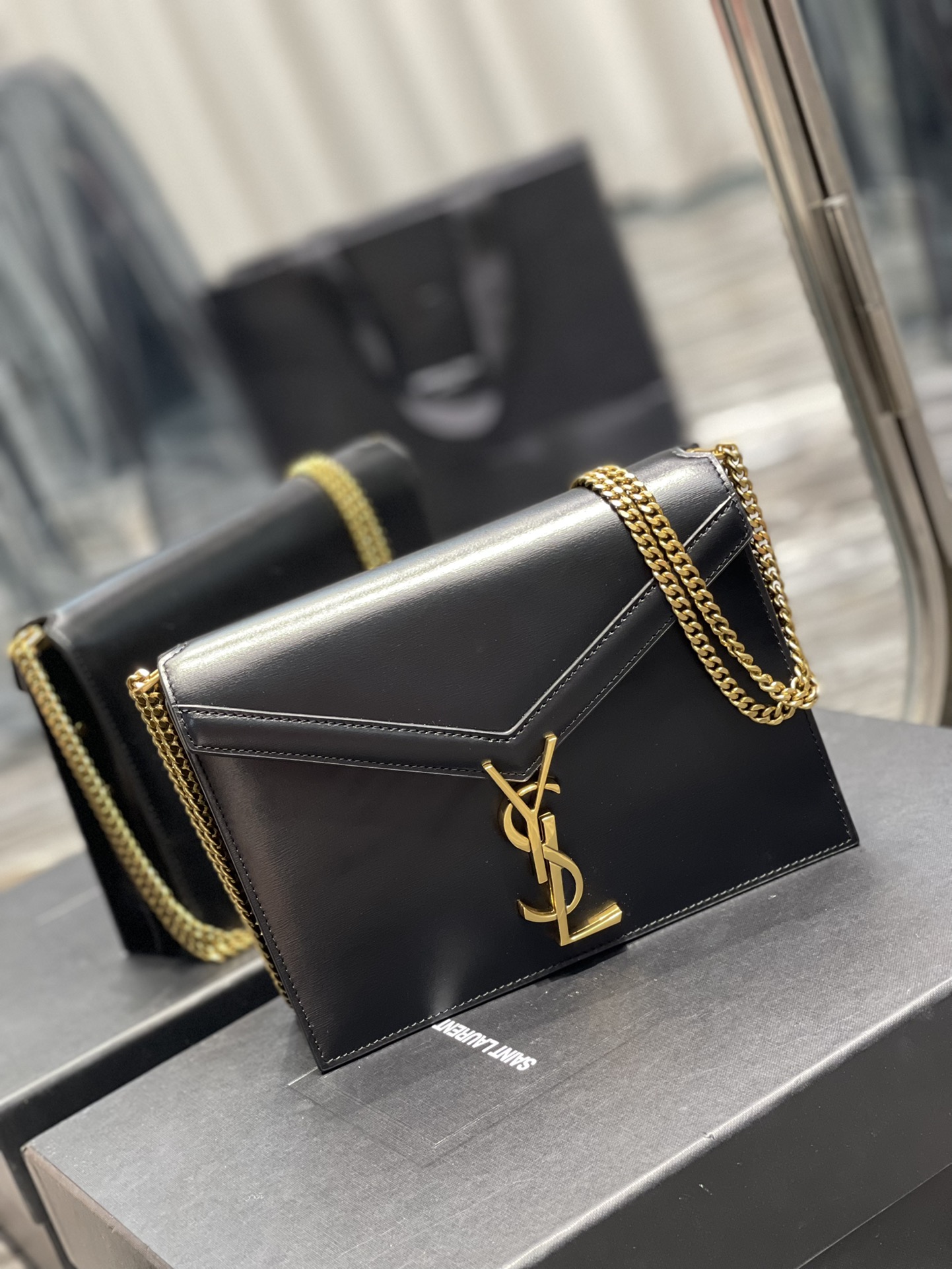 Saint Laurent Cassandra Medium Chain Bag Black In Grain De Poudre Embossed For Women 8.6in/22cm YSL 5327500SXSW1000