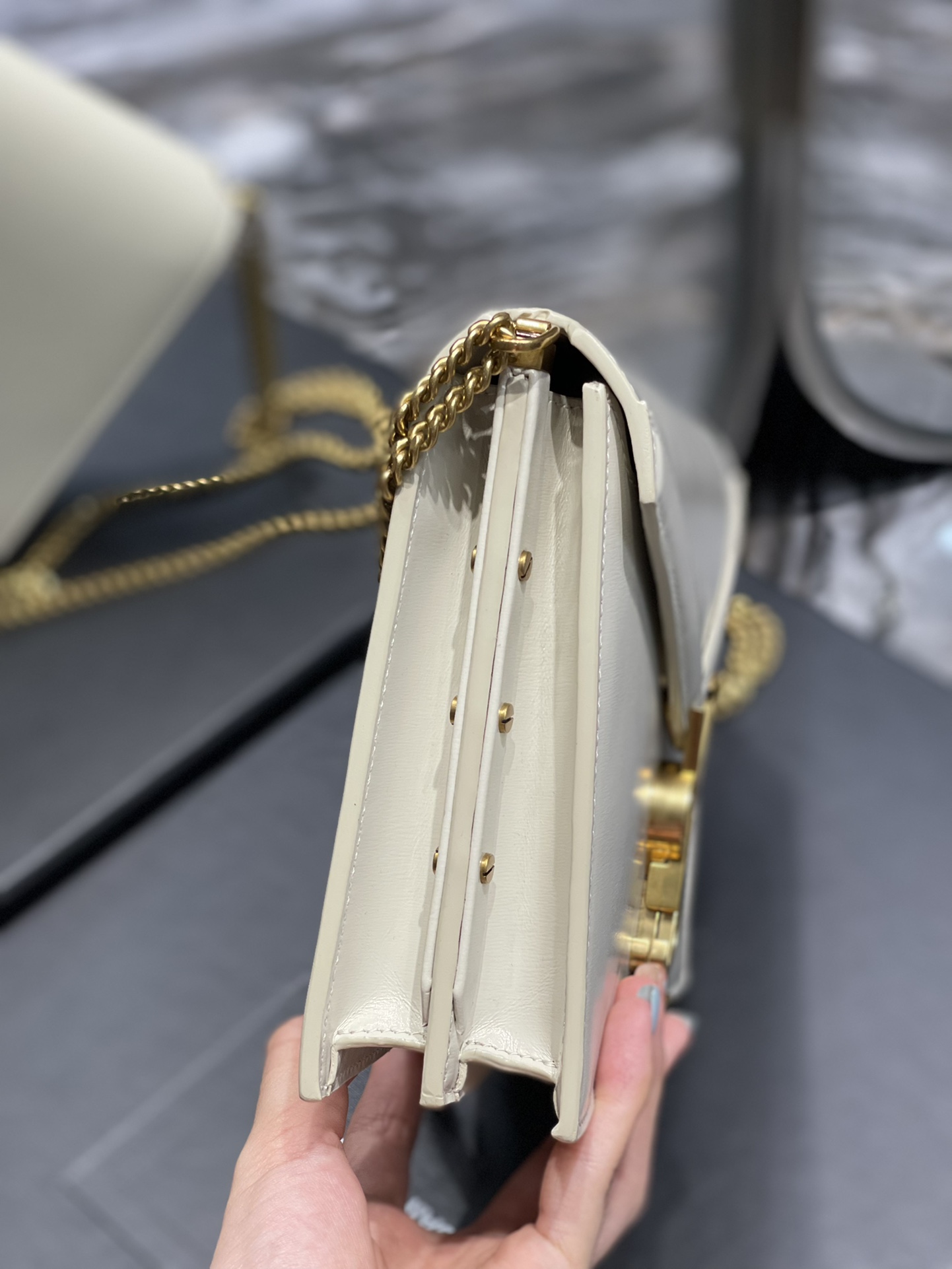 Saint Laurent Cassandra Medium Chain Bag White In Grain De Poudre Embossed For Women 8.6in/22cm YSL 532750BOW0W9207