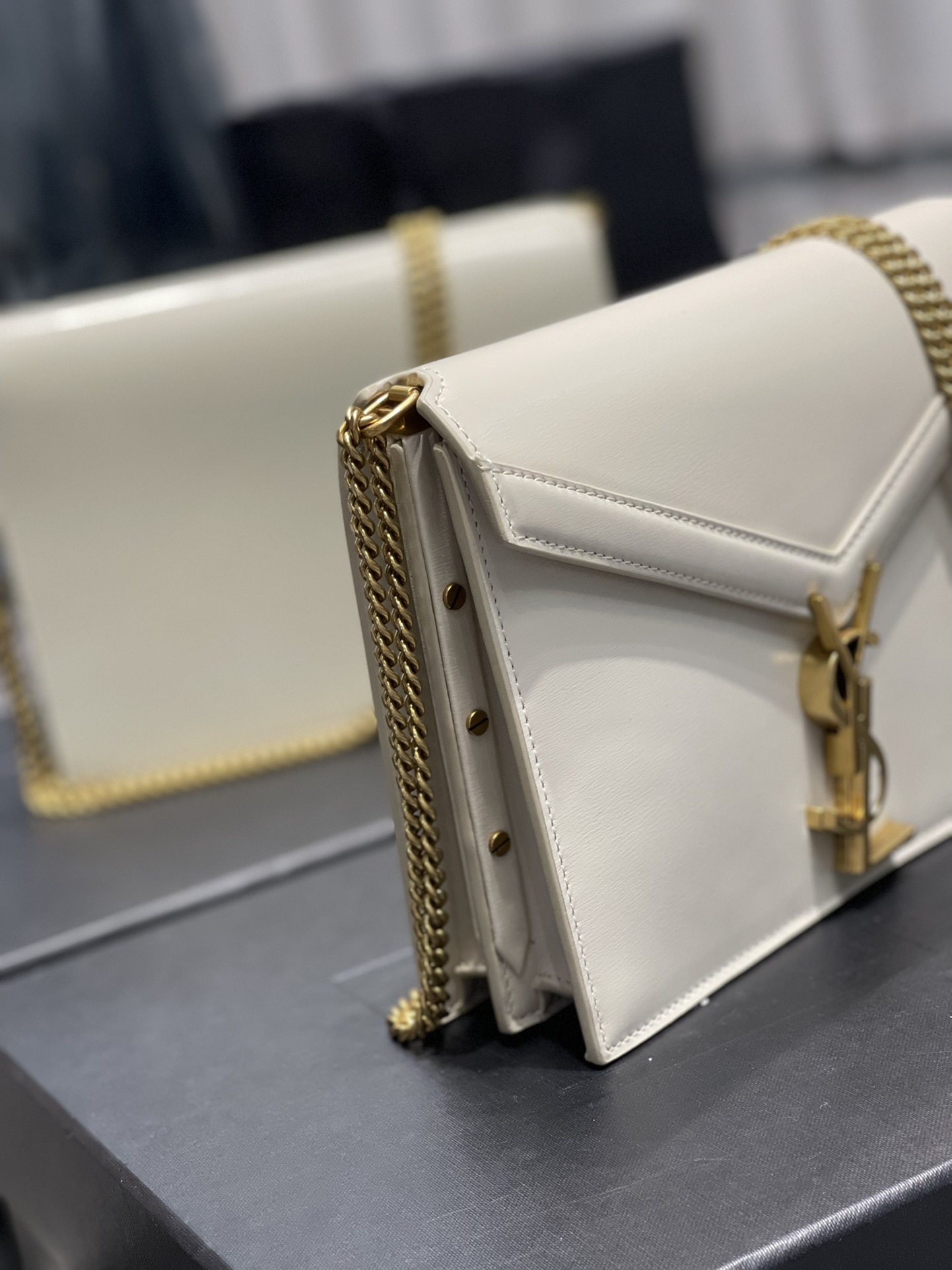 Saint Laurent Cassandra Medium Chain Bag White In Grain De Poudre Embossed For Women 8.6in/22cm YSL 532750BOW0W9207