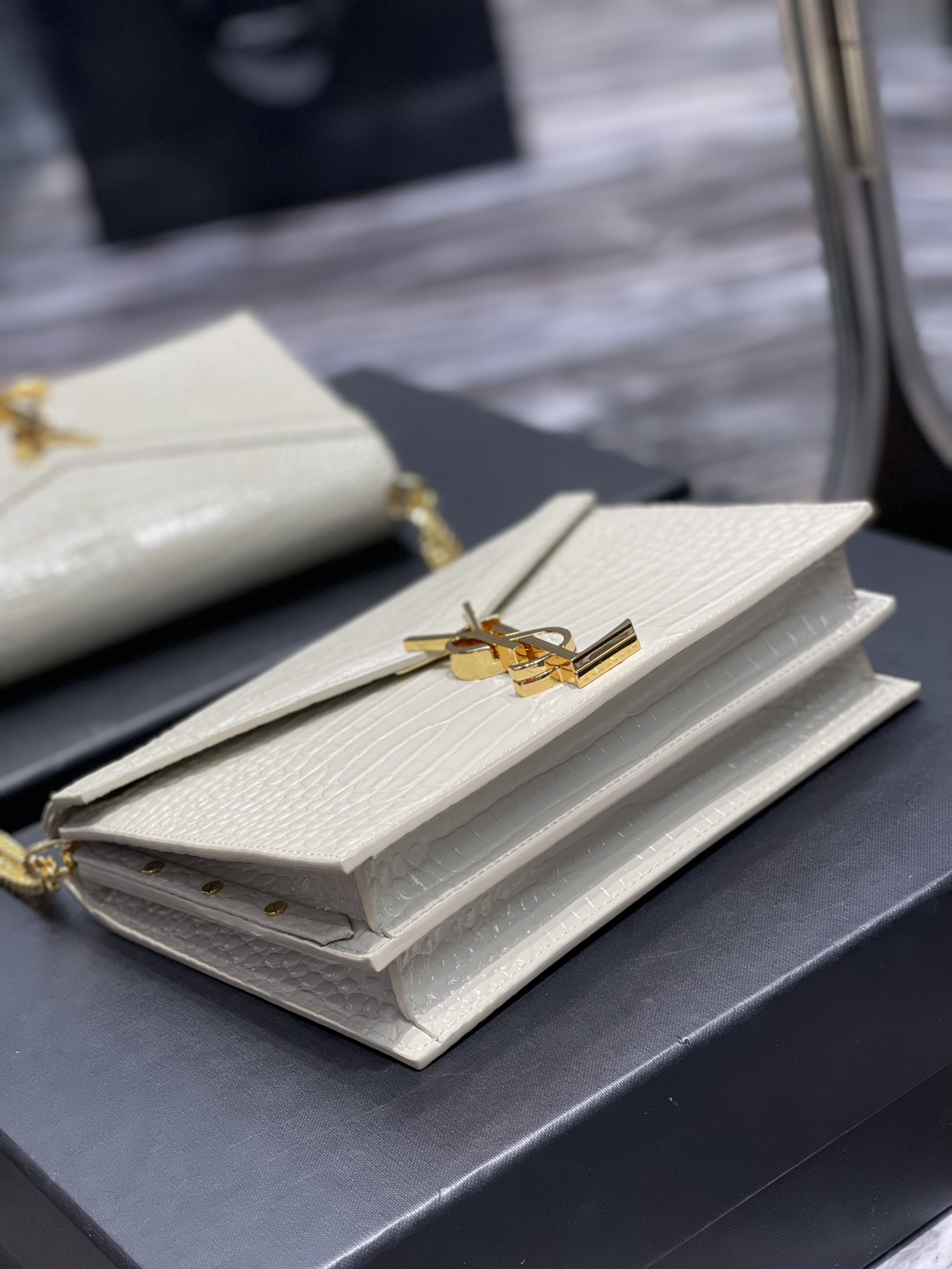 Saint Laurent Cassandra Medium Chain Bag White In Grain De Poudre Embossed For Women 8.6in/22cm YSL