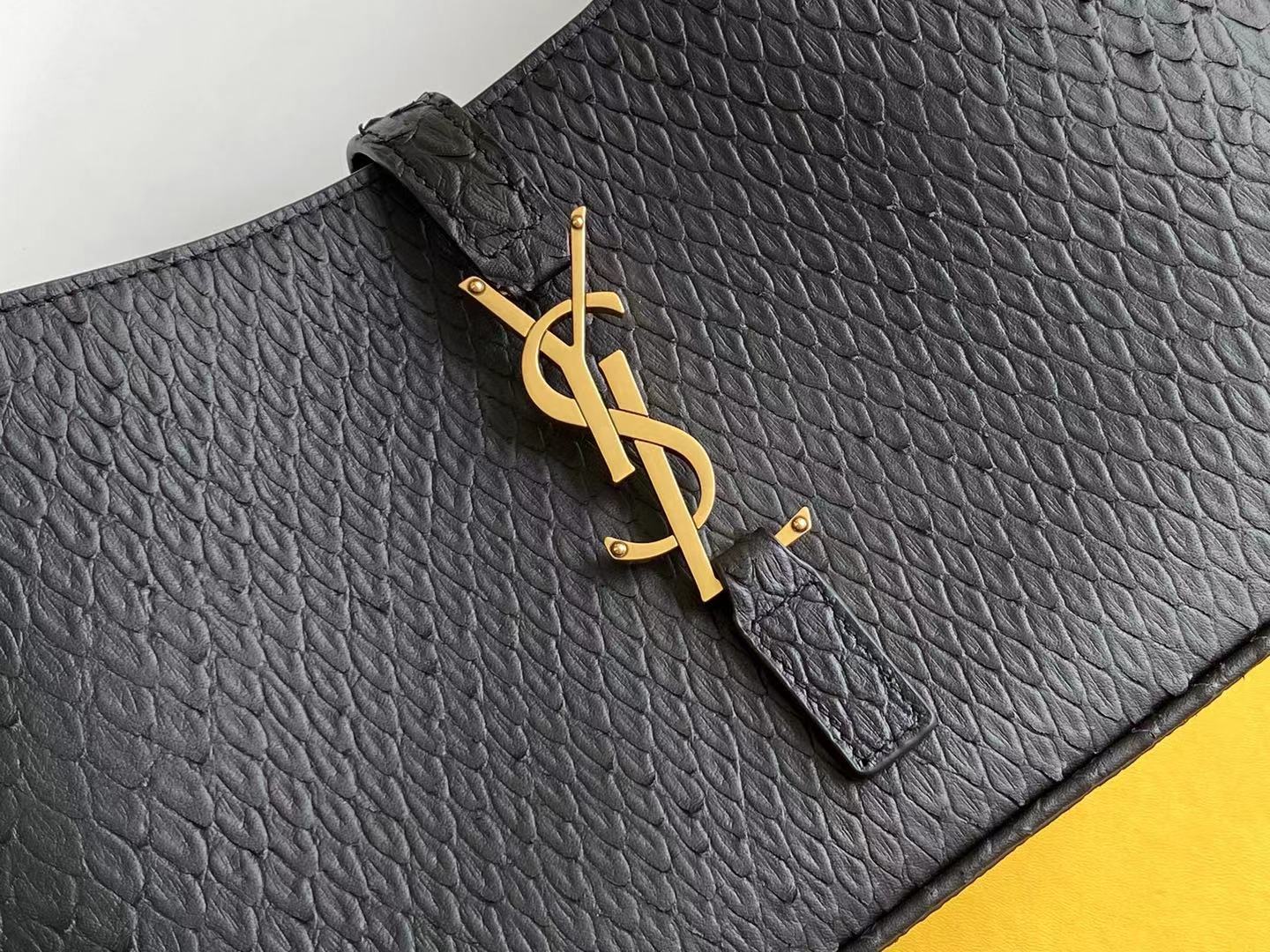 Saint Laurent LE 5 À 7 Hobo Bag Black Material For Women 9in/23cm YSL 657228EAAAU1000