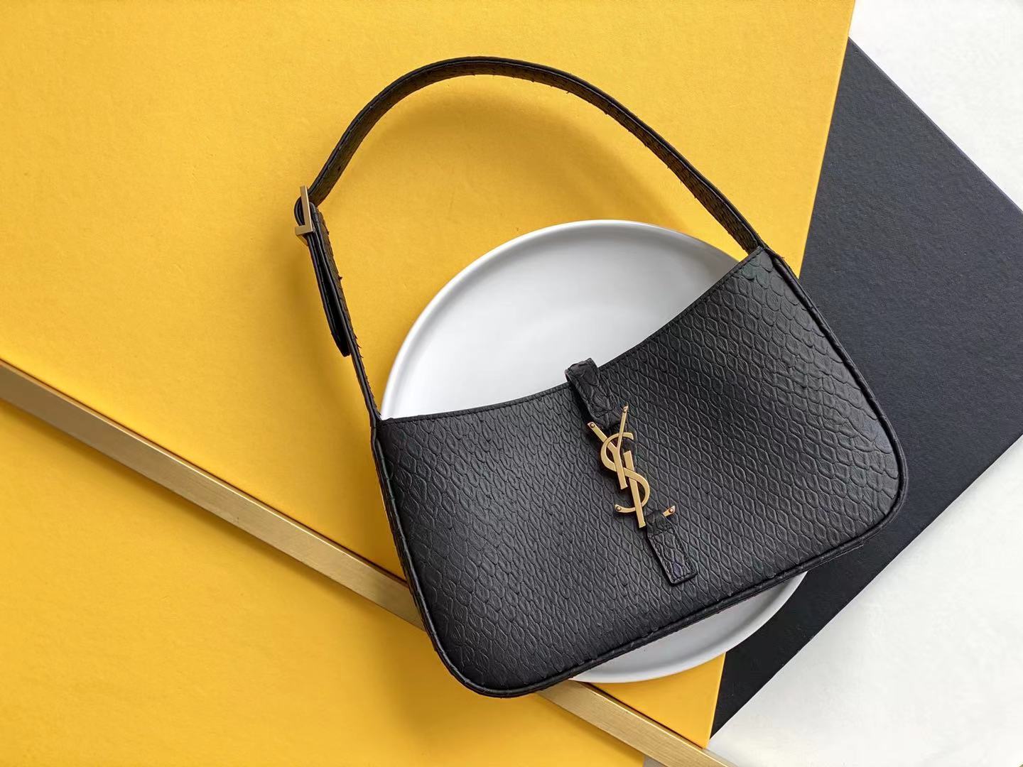 Saint Laurent LE 5 À 7 Hobo Bag Black Material For Women 9in/23cm YSL 657228EAAAU1000