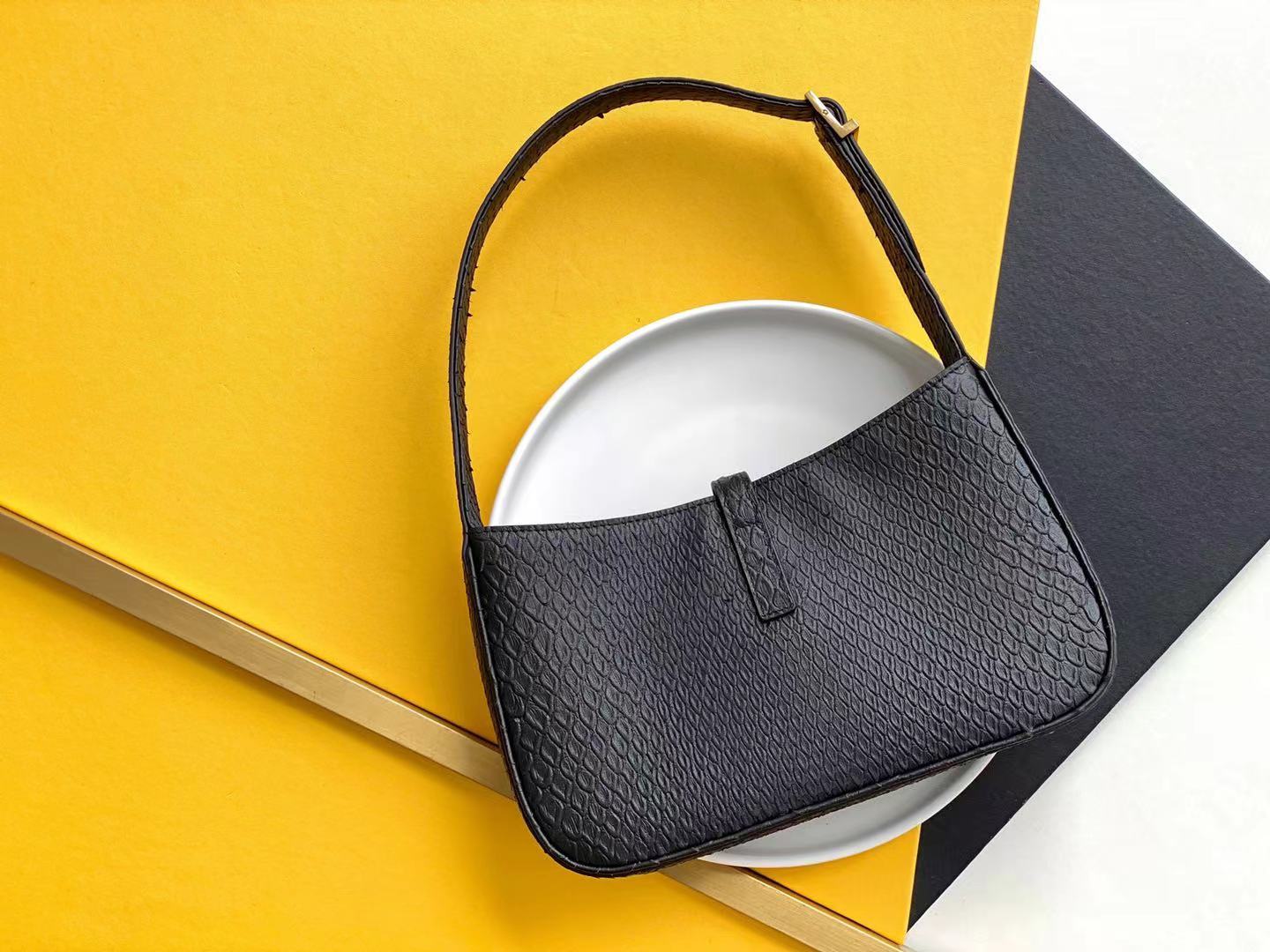 Saint Laurent LE 5 À 7 Hobo Bag Black Material For Women 9in/23cm YSL 657228EAAAU1000