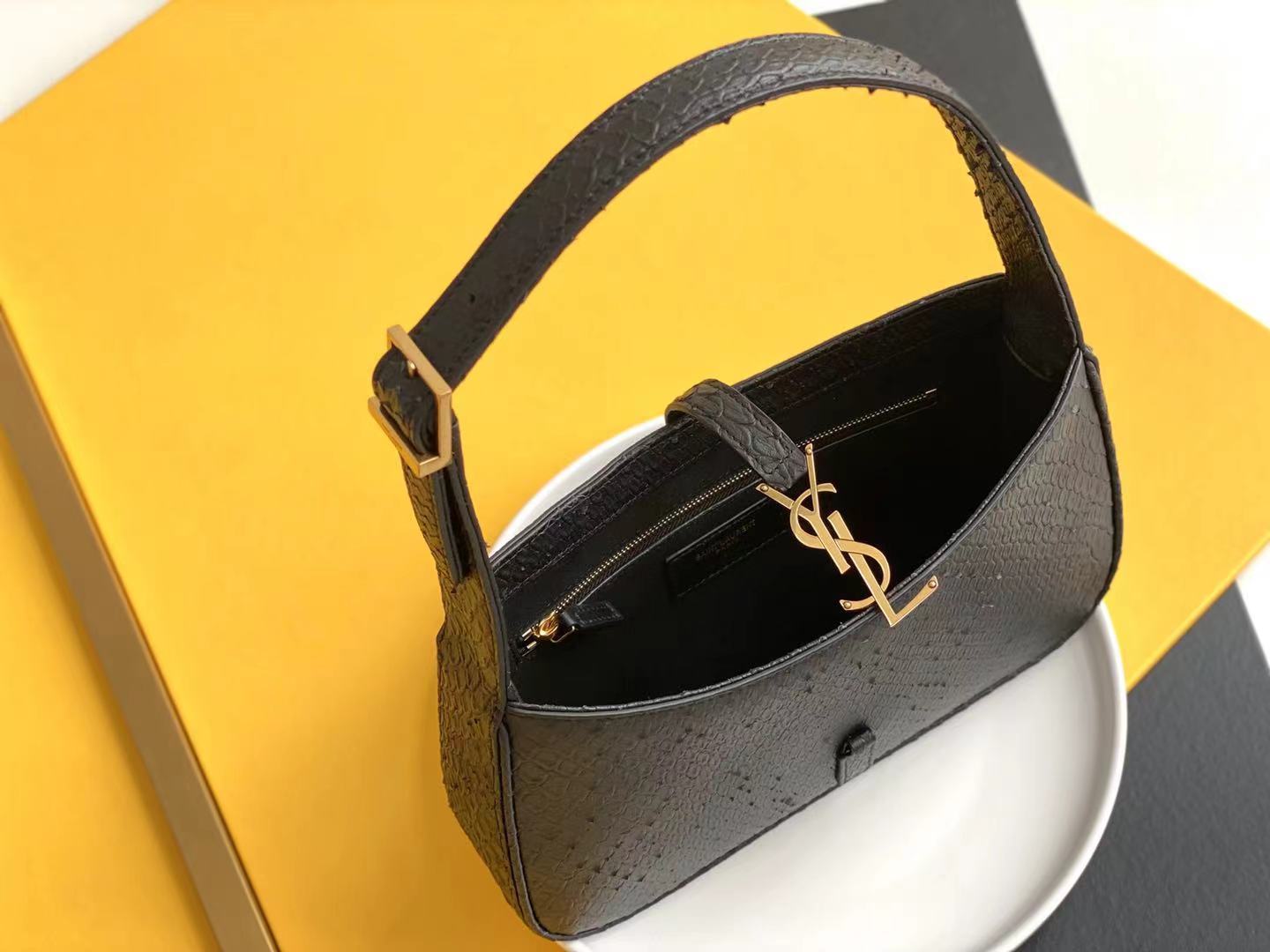 Saint Laurent LE 5 À 7 Hobo Bag Black Material For Women 9in/23cm YSL 657228EAAAU1000