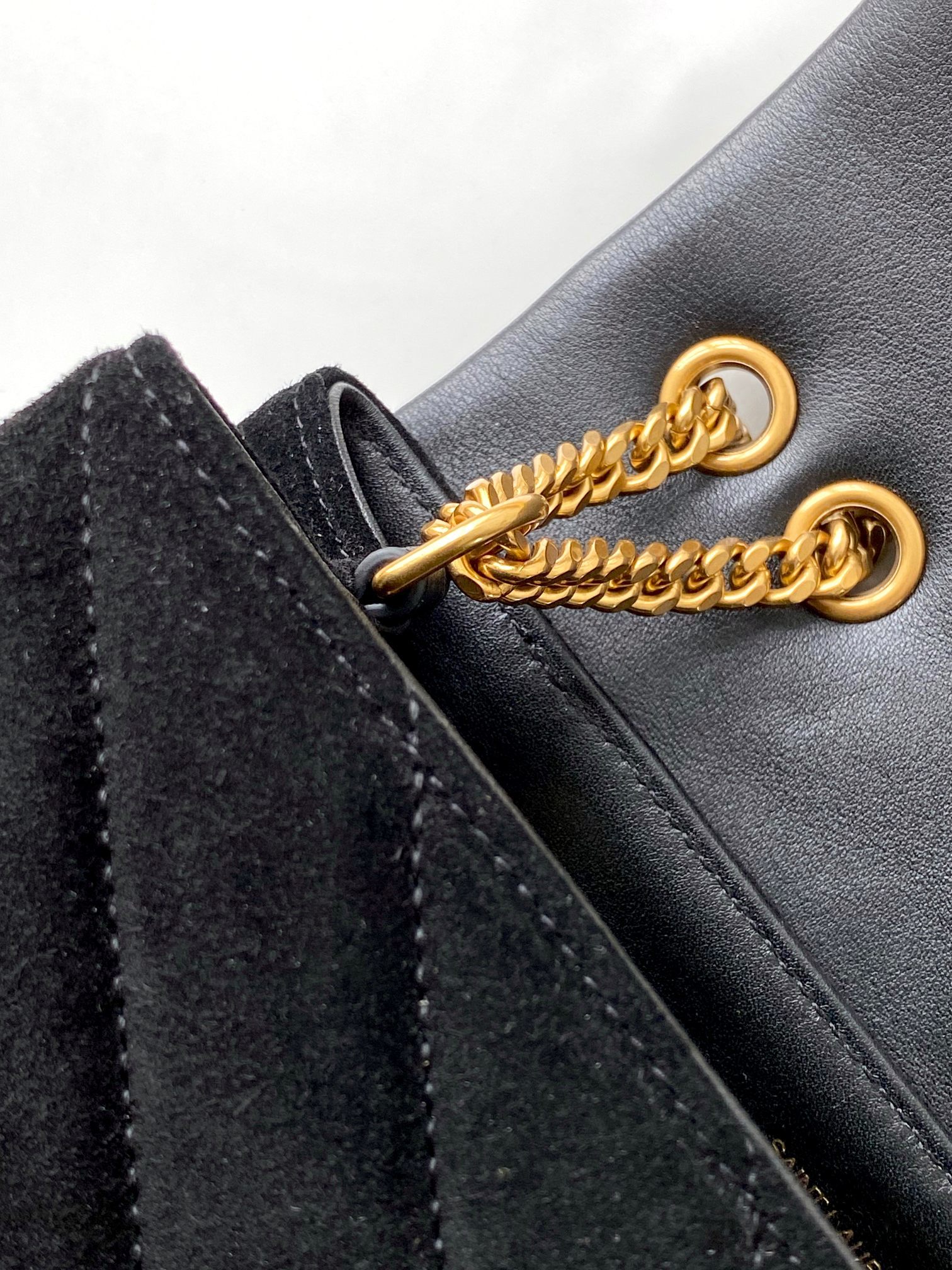 Saint Laurent Loulou Small Chain Bag In “Y” Black With Gold Hardware For Women 9.8in/23cm YSL 4946991U8671000