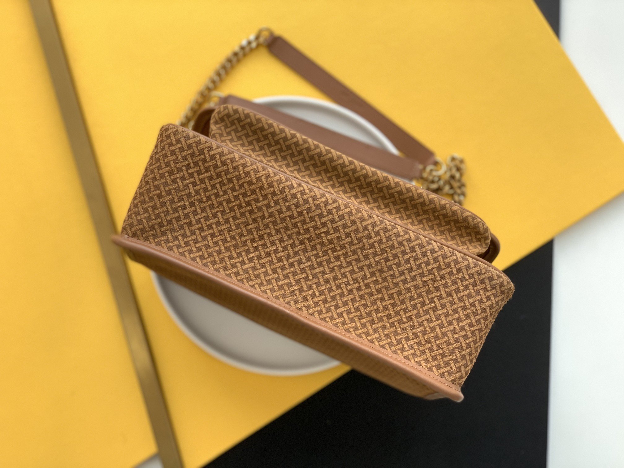 Saint Laurent Niki Medium Chain Bag Brown In Vintage Crinkled With Gold Toned Hardware For Women 11in/28cm YSL