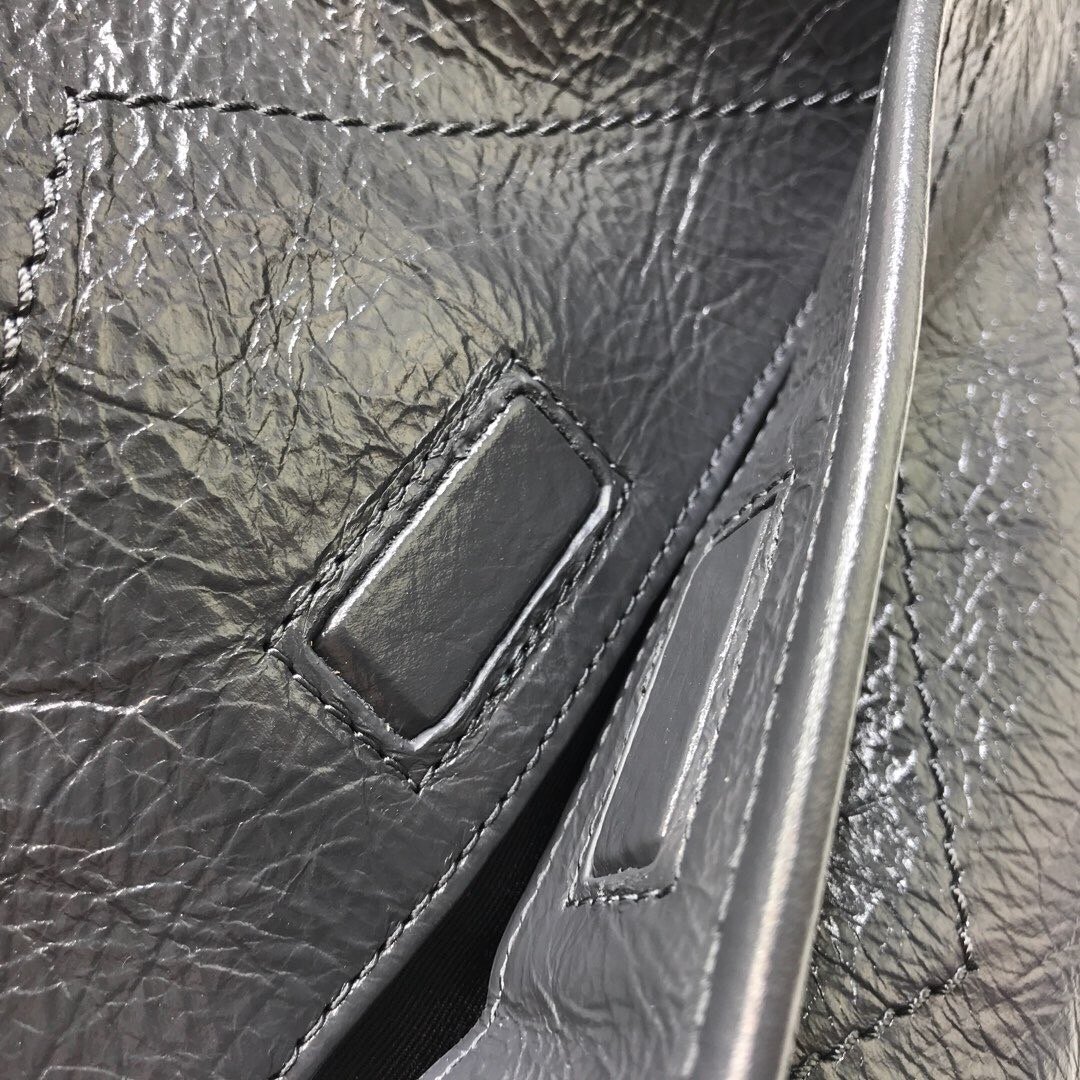 Saint Laurent Niki Medium Chain Bag In Crinkled Vintage Grey For Women 11in/28cm YSL 6331580EN041112