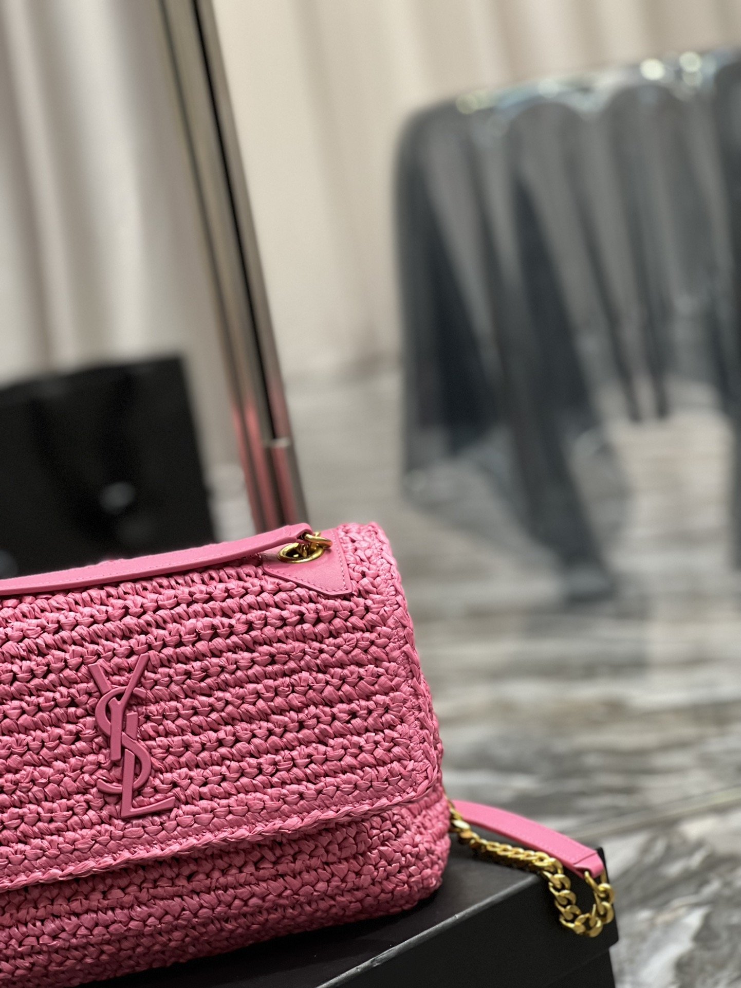 Saint Laurent Niki Medium Chain Bag In Rafia For Women 11in/28cm Pink YSL