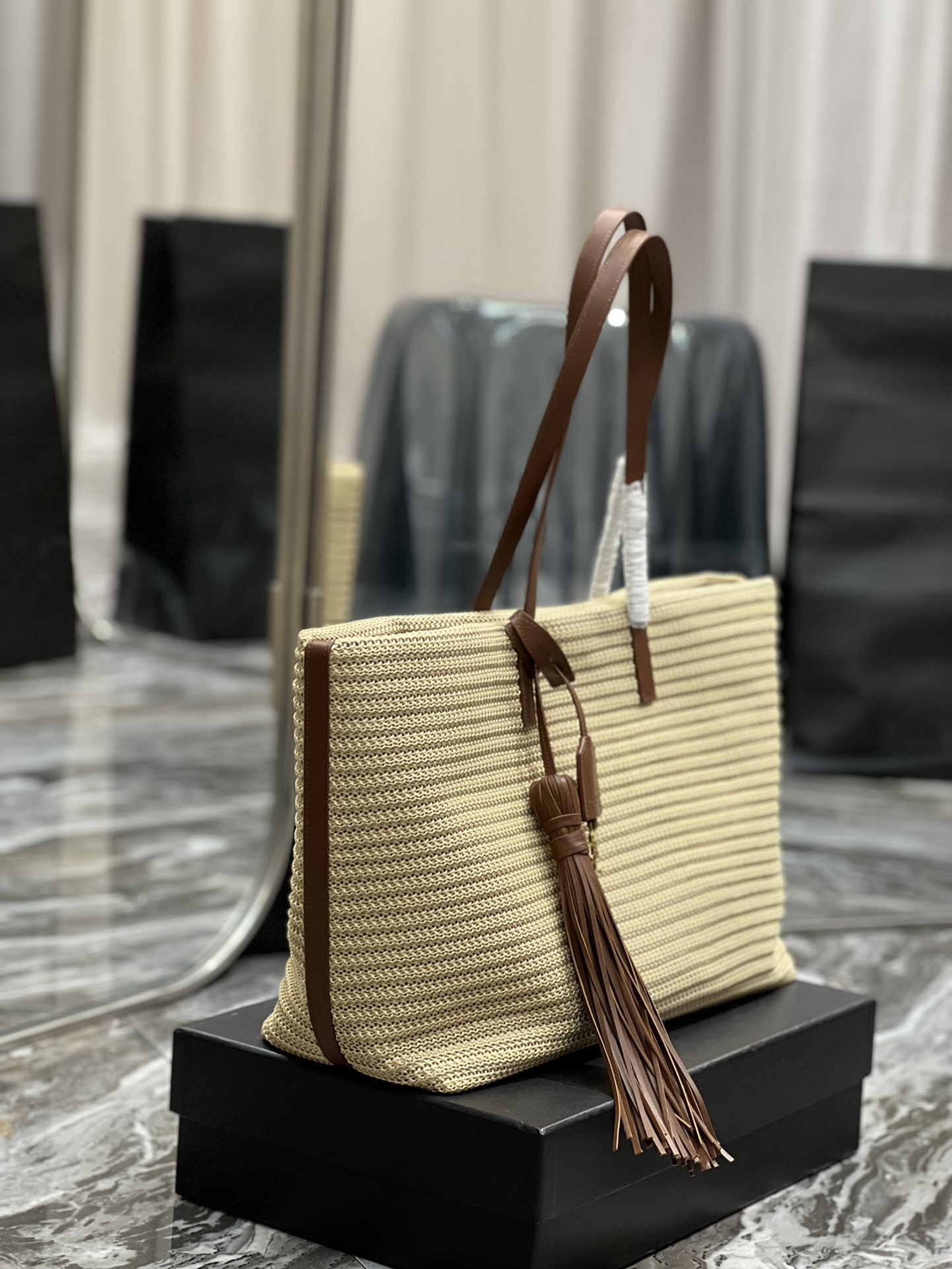 Saint Laurent Shopping E/W Beige For Women, Women’s Bags 14.6in/37cm YSL