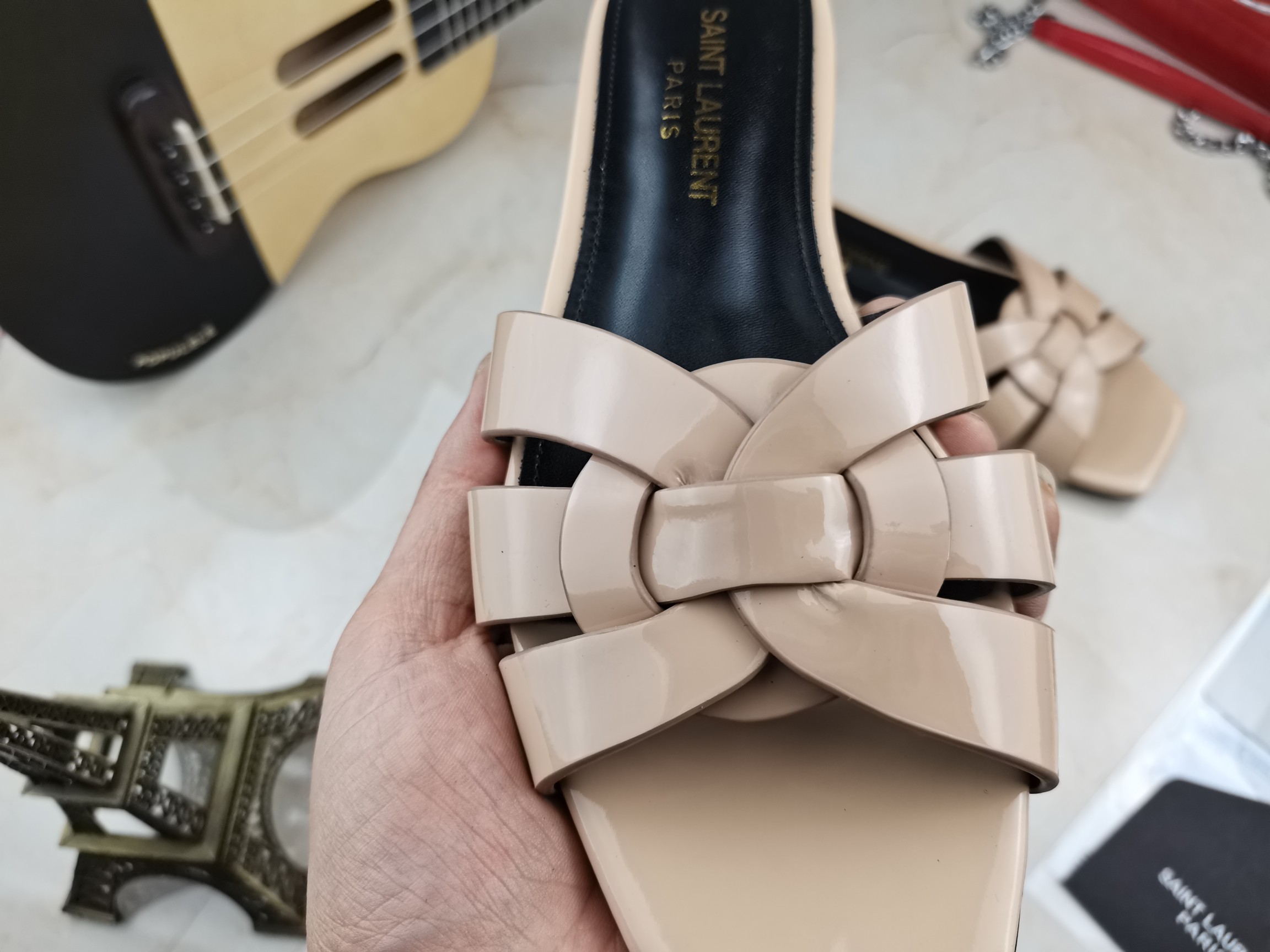 Saint Laurent Women’s Tribute Flat Mules Beige For Women YSL 571952B8I009935