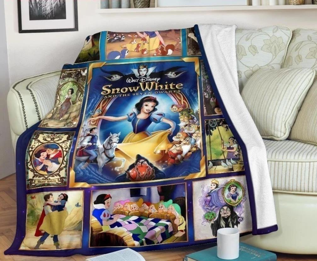 Snow White And 7 Dwarf Fleece Blanket