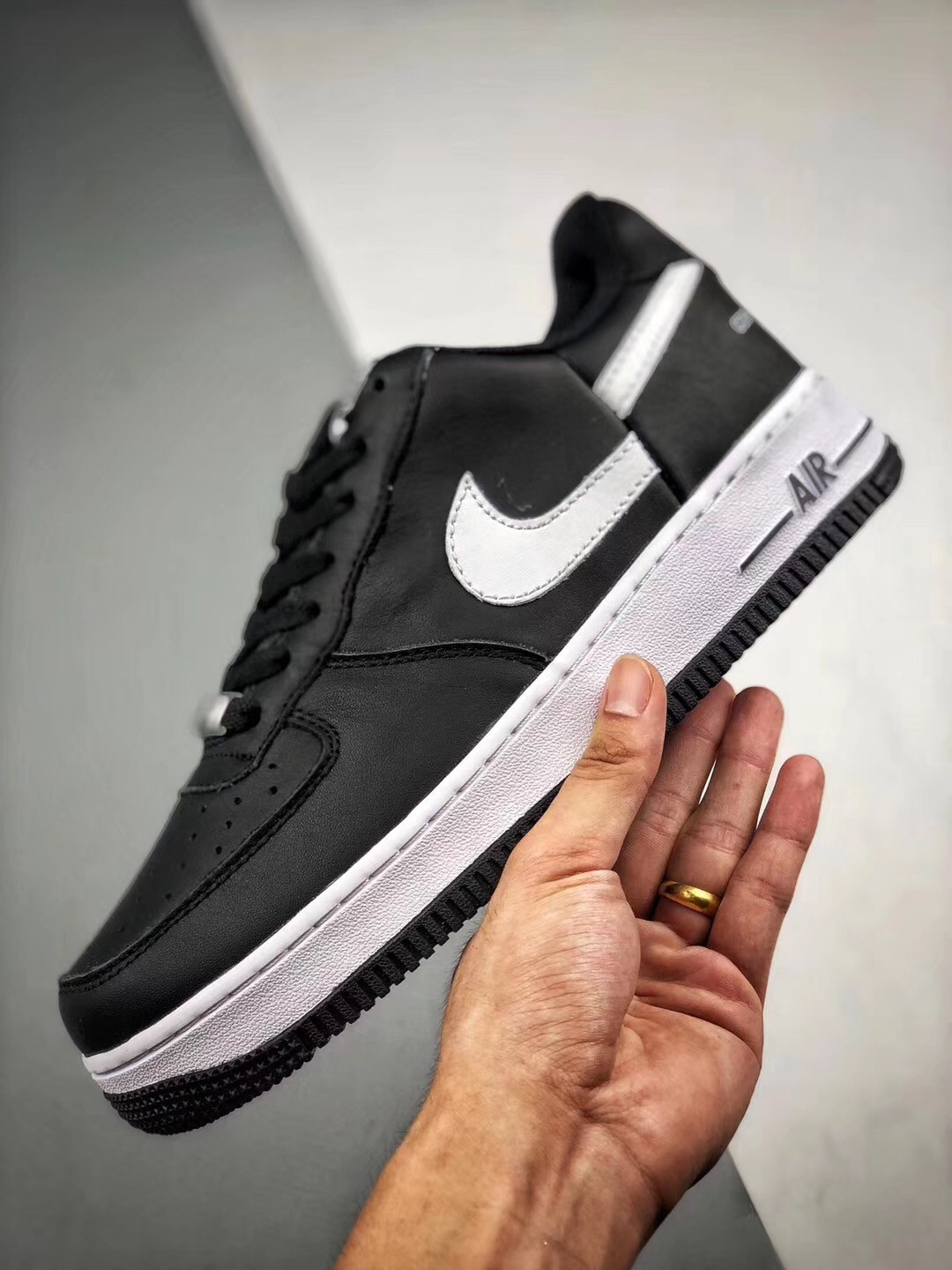 Supreme x CDG x Nike Air Force 1 Low Black/White For Sale