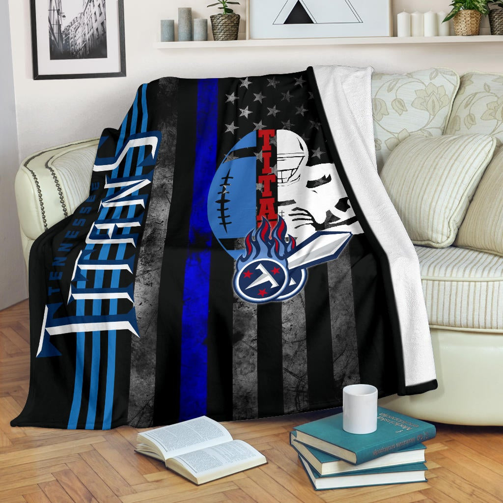 Tennessee Titans American Football Team Fleece Blanket White Player Silhoette With Rugby Ball Black White US Flag Fleece Blankets