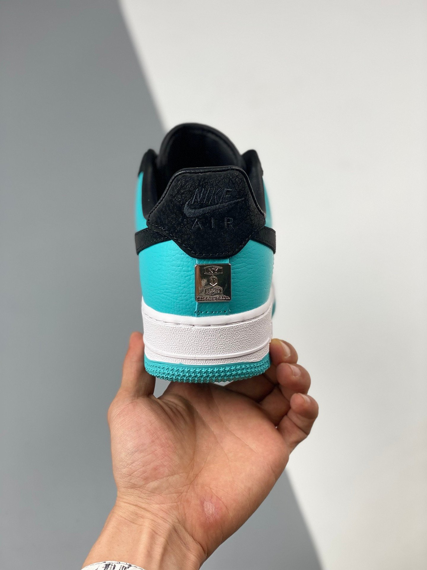 Tiff & Co. x Nike Air Force 1 Low Aqua Black White For Sale