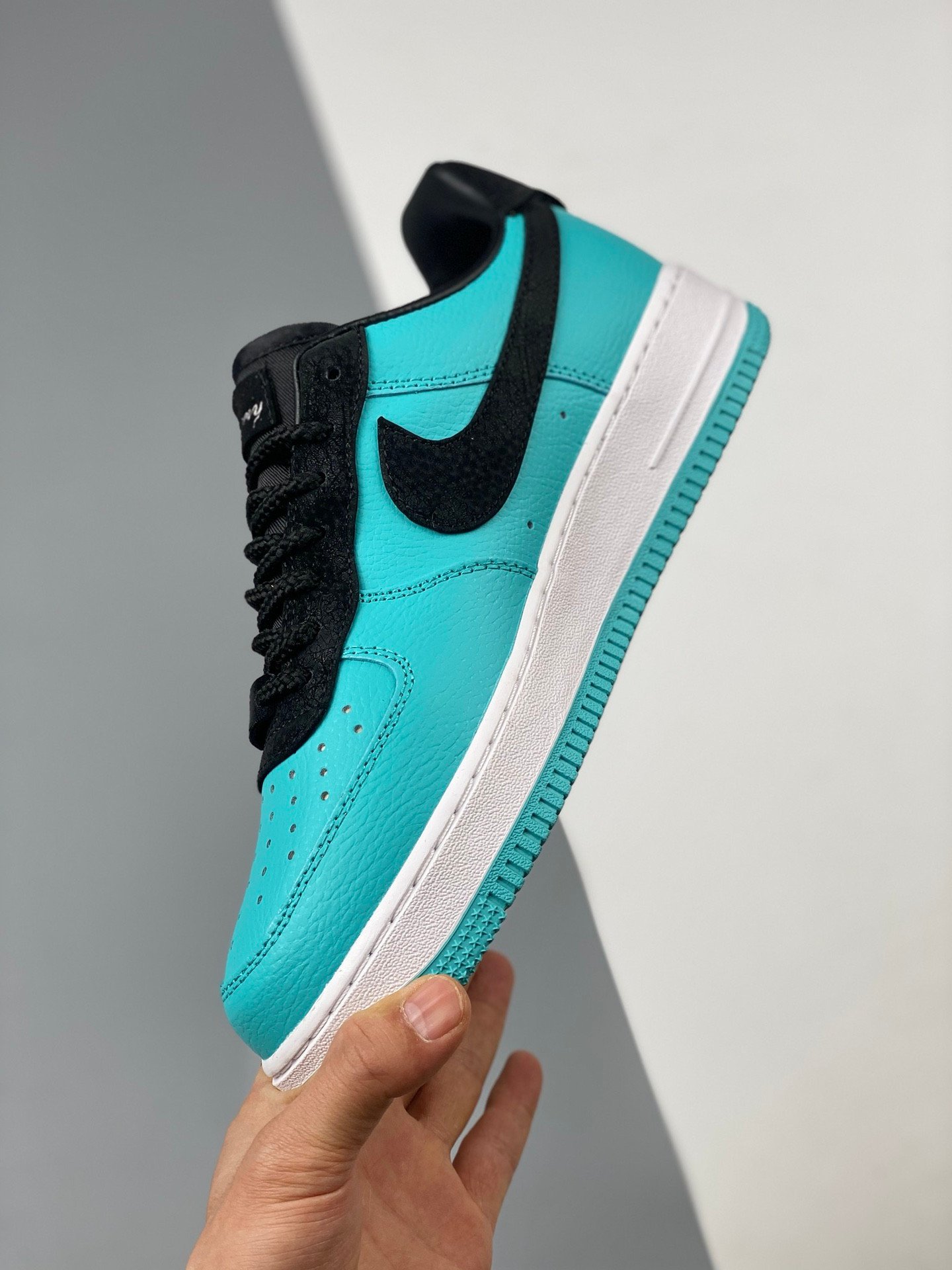 Tiff & Co. x Nike Air Force 1 Low Aqua Black White For Sale