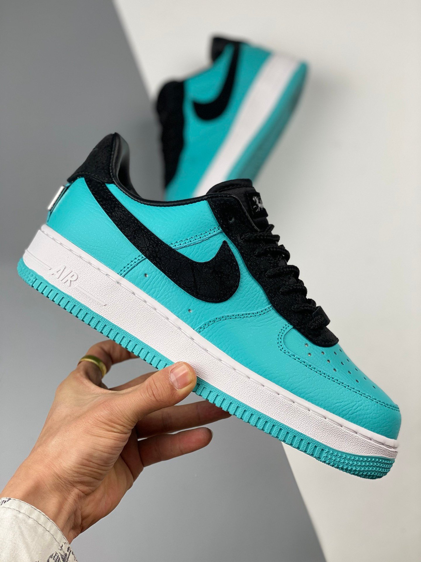 Tiff & Co. x Nike Air Force 1 Low Aqua Black White For Sale