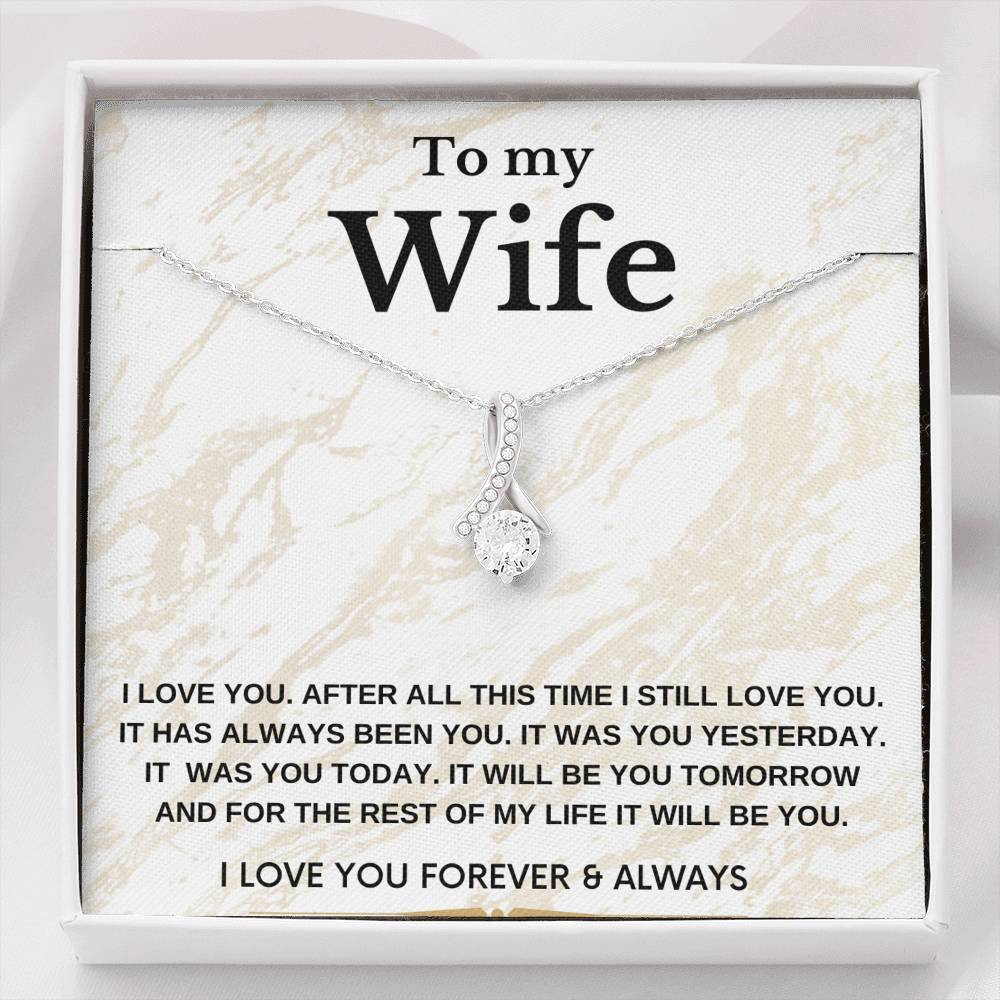 To My Wife Beauty Alluring Necklace