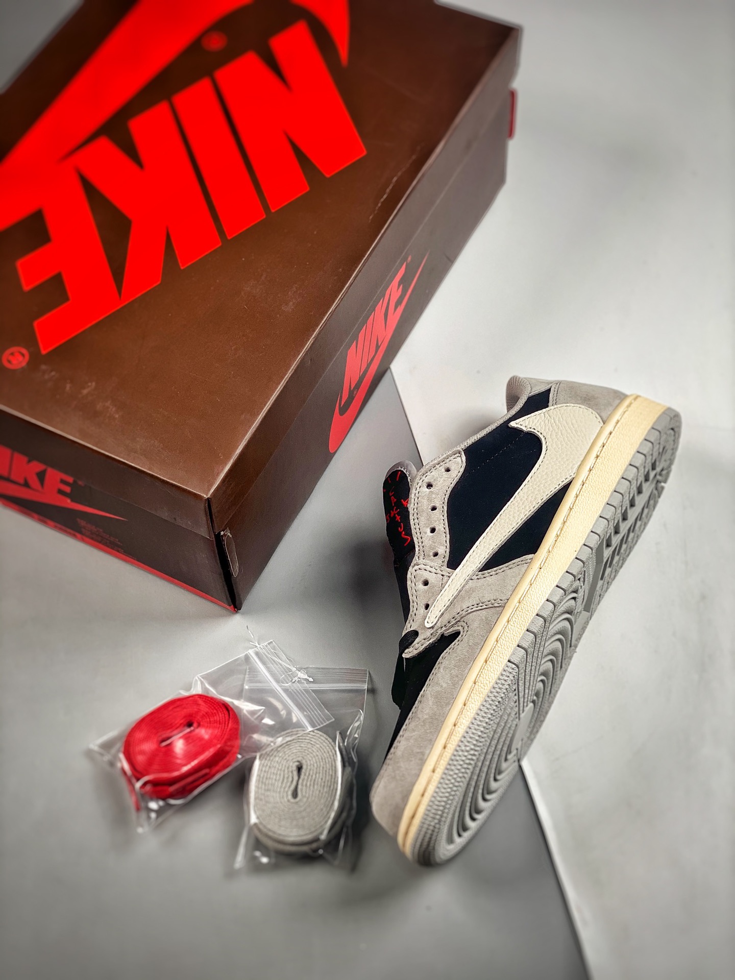 Travis Scott x Air Jordan 1 Low OG SP Grey/Black/Cream For Sale