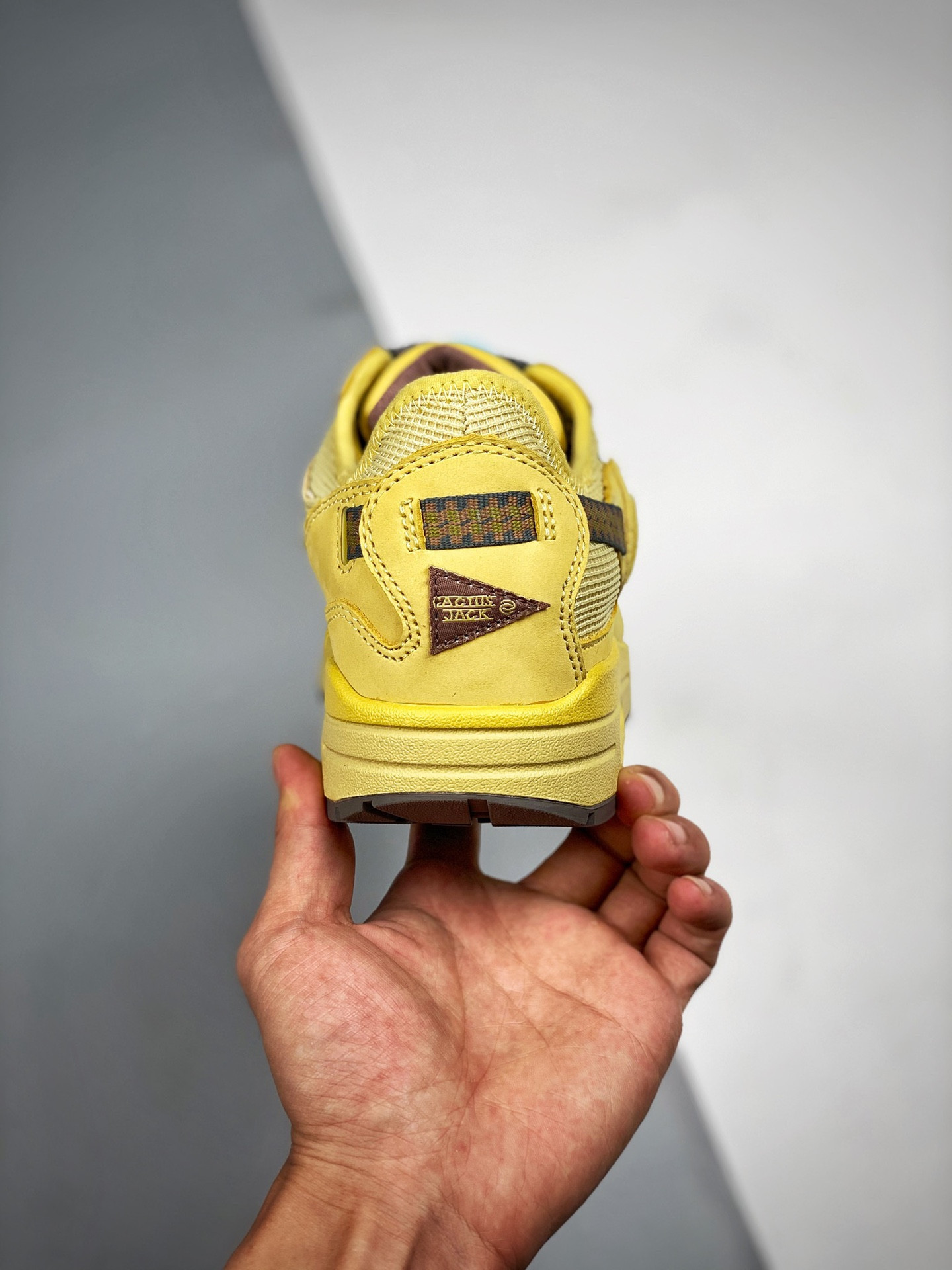 Travis Scott x Nike Air Max 1 Saturn Gold/Tea Tree Mist-Tent For Sale