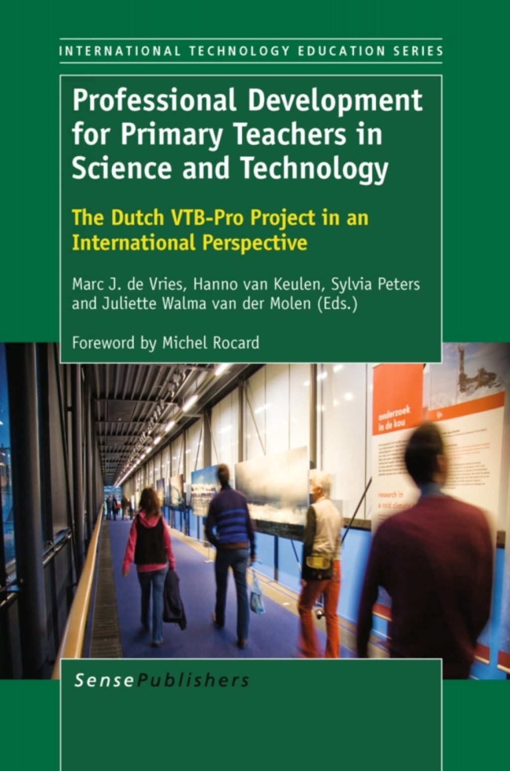 Professional Development for Primary Teachers in Science and Technology 1st Edition