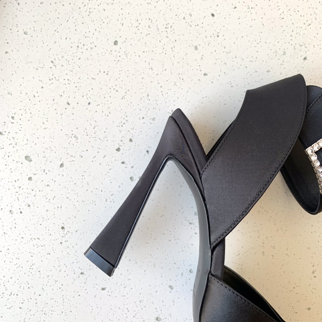Yves Saint Laurent Fanny Slingback Pumps In Crepe Satin Black For Women 7176081UU001000