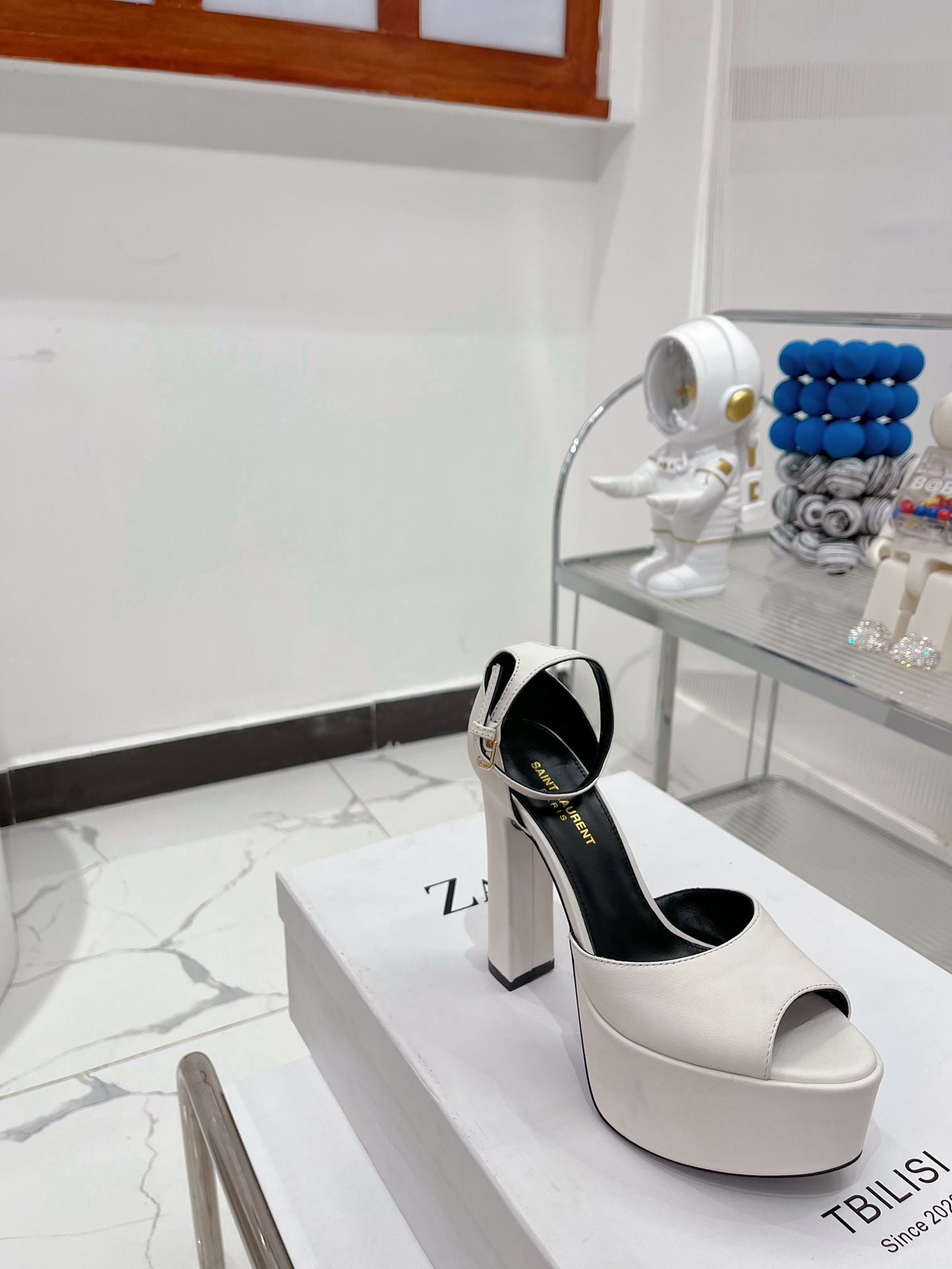 Yves Saint Laurent Jodie Platform Sandals In Smooth White For Women 650258AAAOE1906