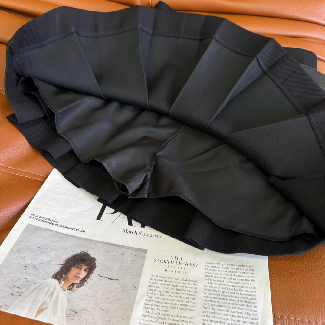 Yves Saint Laurent Set Accordion Pleat Skirt Black For Women Yves Saint Laurent Set Accordion Pleat Skirt Black For Women